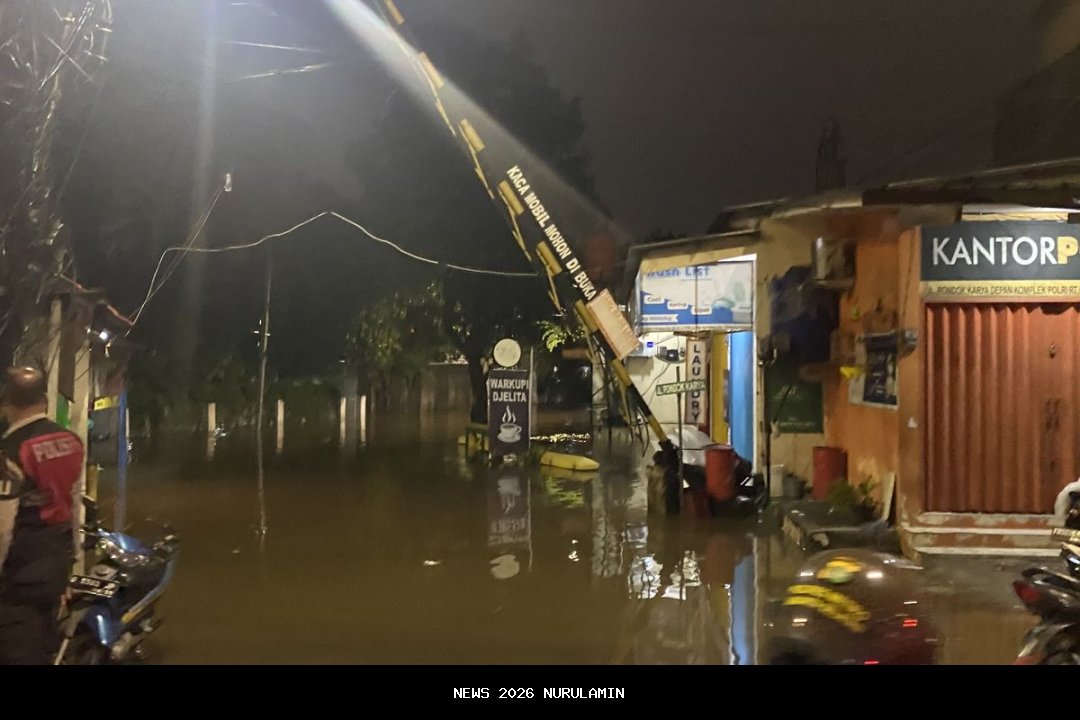 Hujan deras, Kali Krukut meluap rendam ratusan RT di Jaksel
