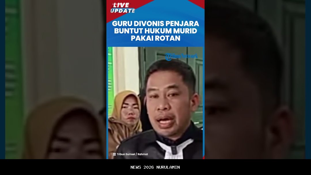 Zamroni 'dipaksa' Berhenti Jadi Guru Setelah 16 Tahun Mengabdi