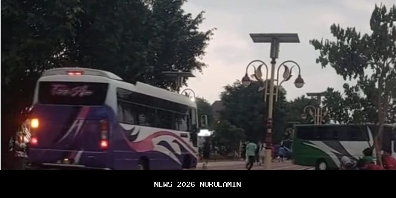 Tahun Baru Seru di Alun-alun Kebumen, Lapar Datang, Kenyang Pulang