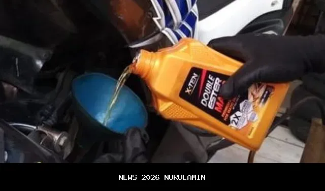 5 Tips Perawatan Mesin Motor Agar Awet: Ganti Oli Bulanan