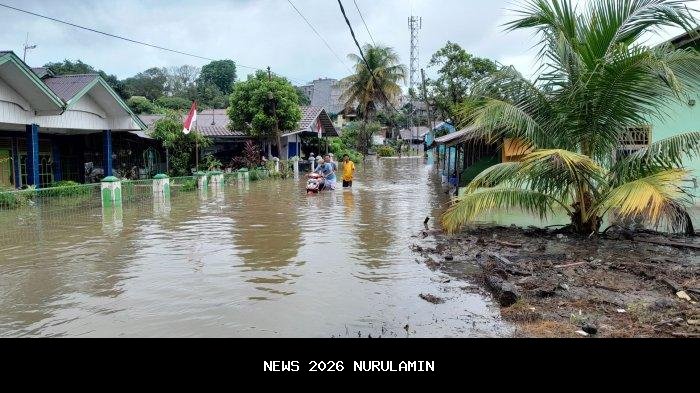 Rumah Warga Hancur, Gubernur Bengkulu Langsung Bantu Korban Banjir
