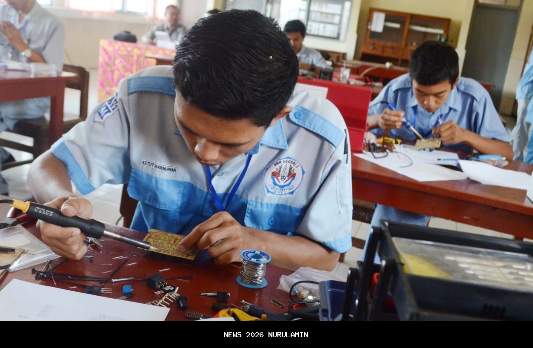 SMK Negeri 1 Bungku Bantu Korban Bencana Sumut, Sumbar, dan Aceh Bersama PWI Morowali