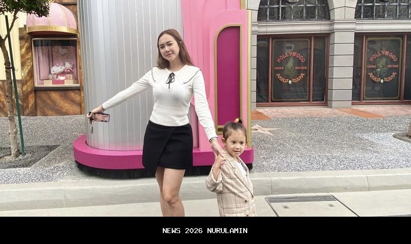 Aura Kasih Akan Laporkan Pihak yang Sebarkan Isu Perselingkuhan RK