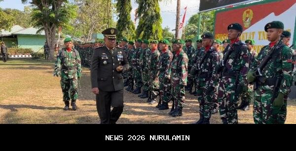 Dandim 1618/TTU Bagikan Bantuan Sosial dari Mabes TNI ke Dua Desa