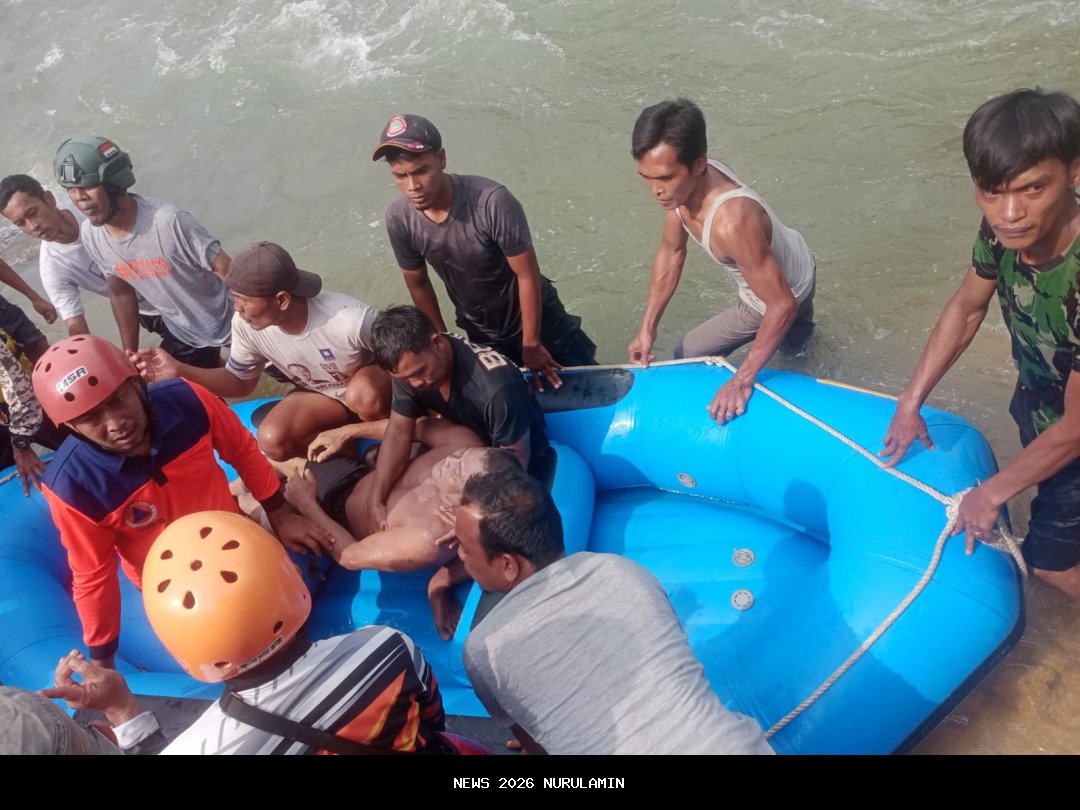 Desa Sungai Ibul PALI Tenggelam, Warga Bawa Motor dengan Gerobak