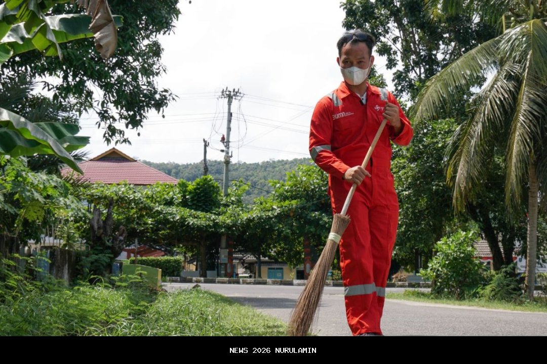 Petugas Parkir dan Tukang Becak Ciamis Senang Dapat Paket Beras di HUT Reserse ke-78