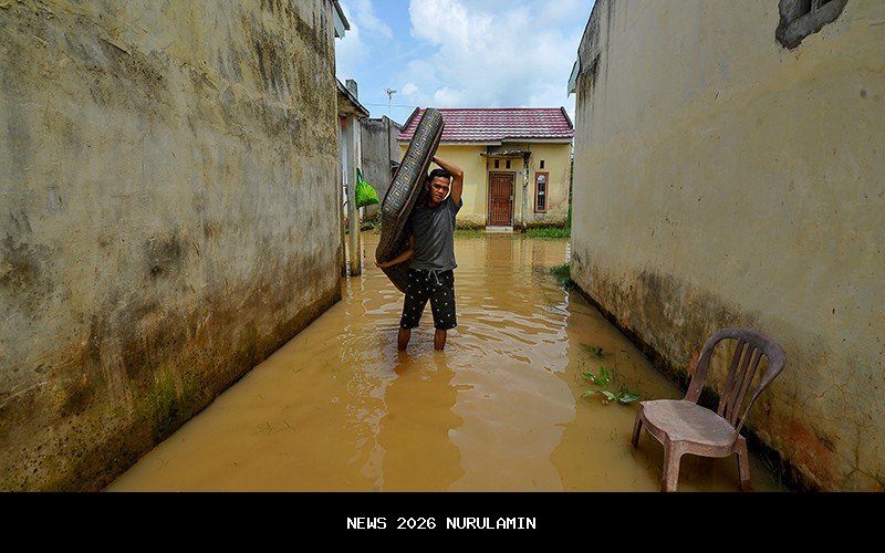 Pemukiman di Jalan Arwana Rumbai Terendam Banjir Setengah Meter