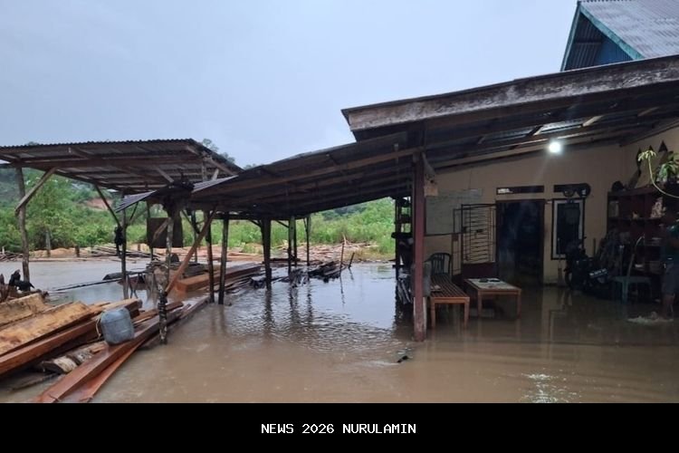 Ratusan rumah warga Bengkulu Tengah terendam banjir, pemkab siagakan tim medis