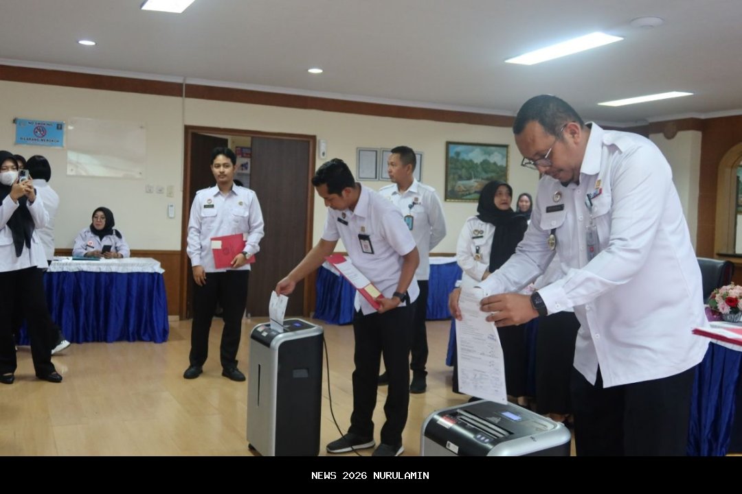 Kanim Bengkulu dan Kanwil Imigrasi Musnahkan 3.283 Arsip Keimigrasian