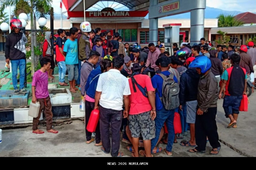 Polres Way Kanan Ajak Warga Tertib Antre BBM di SPBU