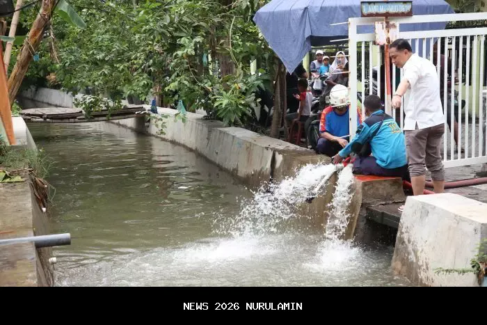 Pemkot Surabaya bangun saluran drainase 56 km pada 2025, Eri Cahyadi klaim banjir berkurang 38 titik