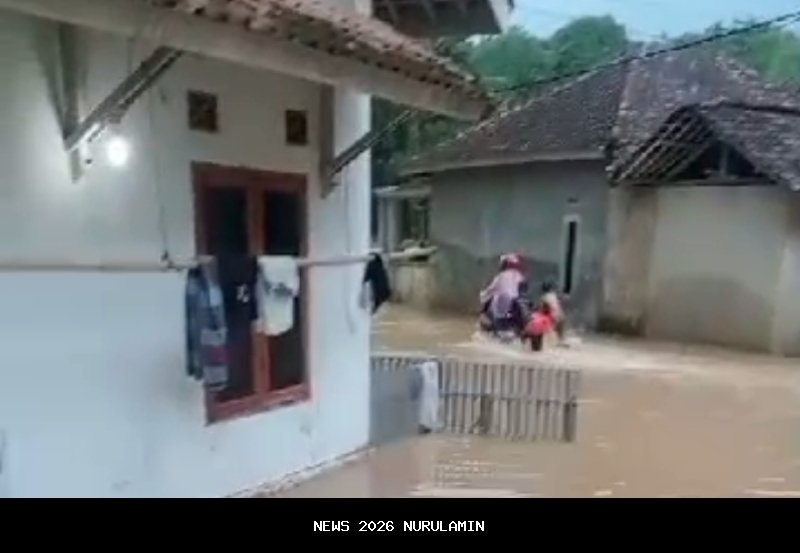 Cerita pilu warga Ciluluk Lebak: Dua hari rumah terendam banjir, bantuan tak ada, perut kosong