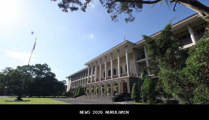 UGM Bantah AI LISA, Ahmad Khozinudin: Ijazah Jokowi Diduga Palsu