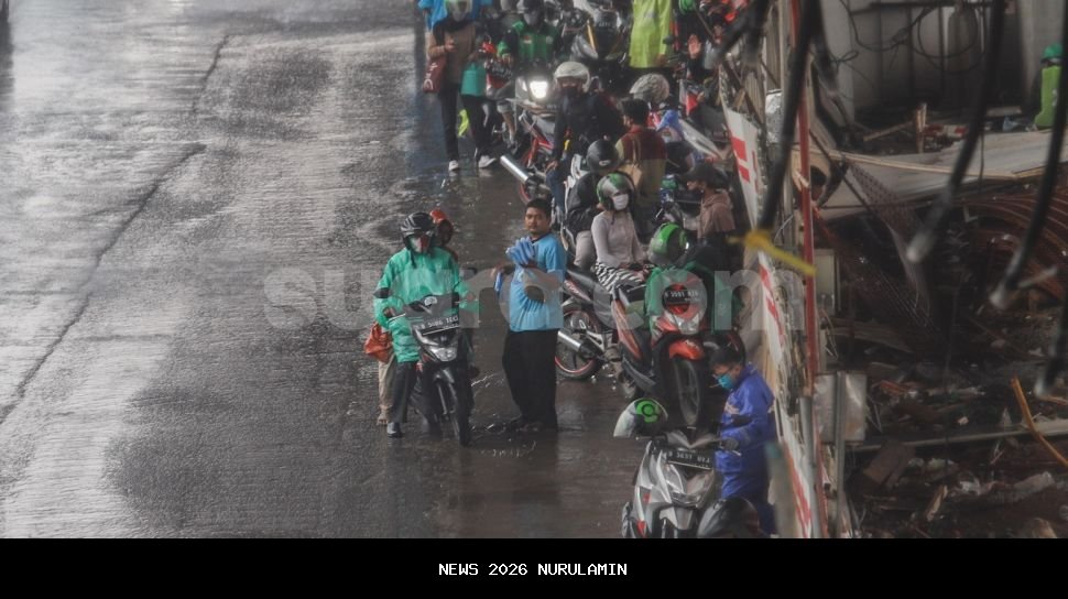 Prakiraan Cuaca DKI Jakarta, Minggu 4 Januari 2026: Hujan Ringan Mengguyur