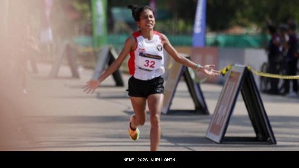 Odekta Elvina Naibaho Kembali ke Kampung, Rayakan Natal Sederhana dan Lelang Singlet untuk Korban Bencana