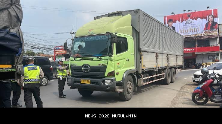 Pengamat: Larangan Truk Sumbu 3 Selama Nataru Terlalu Berlebihan