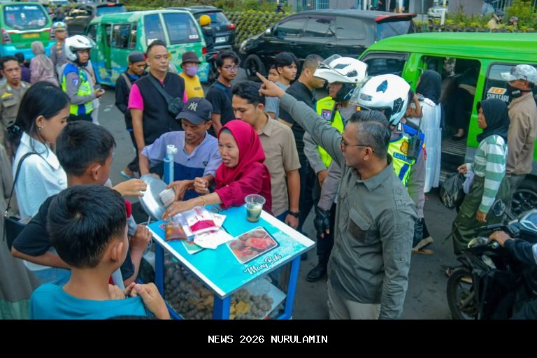 Ajak Warga Bersihkan Lingkungan, Jenal Mutaqin Libatkan Pedagang Suryakencana Bogor