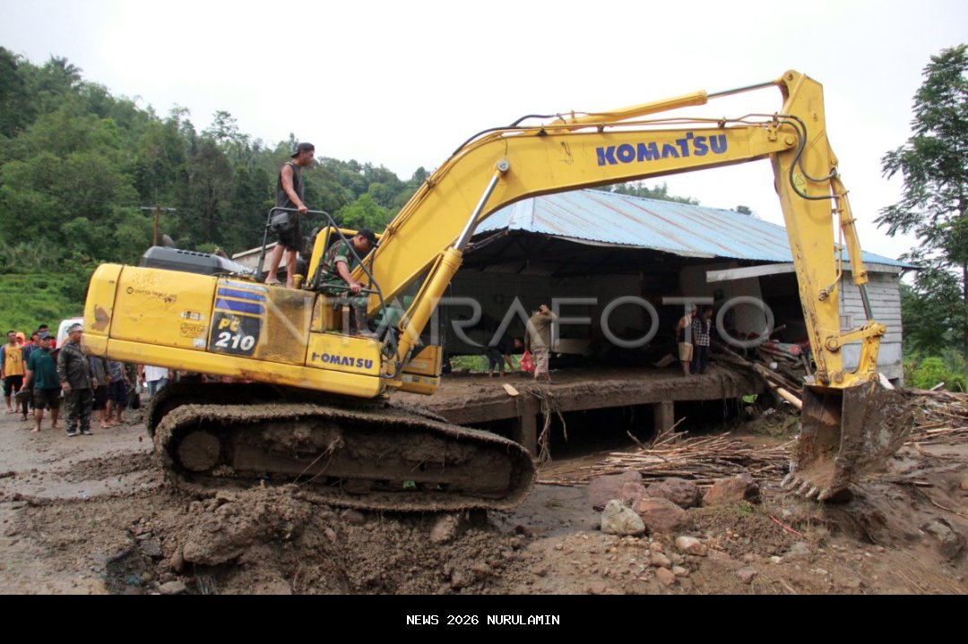 Korban Banjir Bandang Malalak Ditemukan Saat Alat Berat Normalisasi Sungai