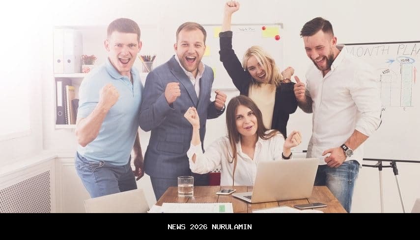 Antusias Warga RW 2 Mangasa Makassar Antre dan Berdiri untuk Memilih RT, Linmas Siaga