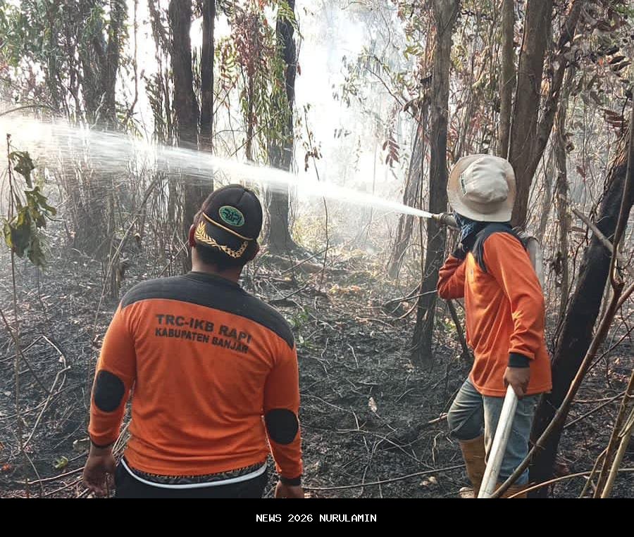 Tak Hanya Padamkan Api,Damkar Cilacap Turun Tangan andquotSelamatkanandquot Wastafel Mampet di Sidanegara