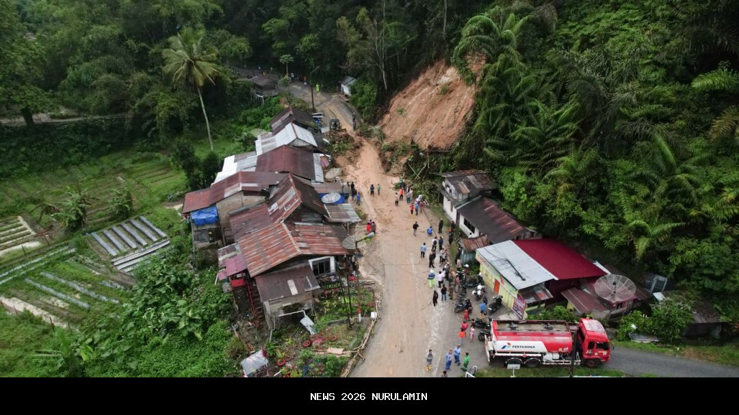 Bersihkan Gereja HKBP Sibolga yang Terdampak Bencana, Ansor: Semoga Nyaman Rayakan Natal