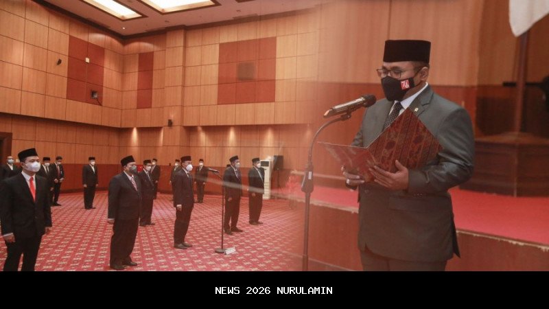 Rektor UIN Saizu Purwokerto serahkan hadiah pemenang lomba-lomba HAB ke-80 Kemenag