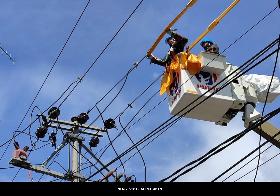 PLN UP3 Pontianak Perkuat Pemeliharaan Jaringan Hadapi Cuaca Ekstrem