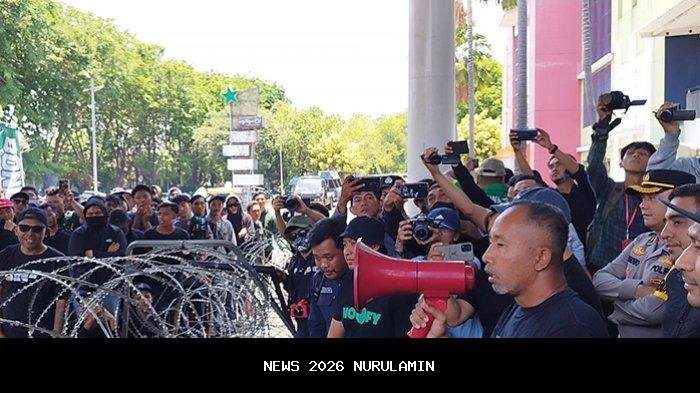 Persebaya Denda 250 Juta, Uston Nawawi Pesan ke Bonek
