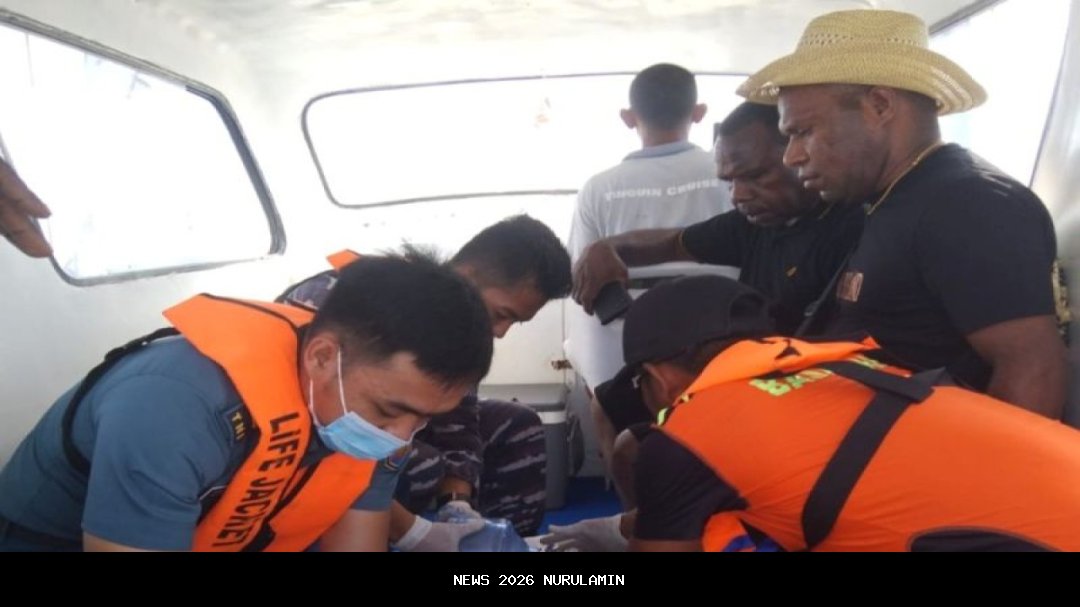 Tim SAR gabungan temukan sisa KM Putri Sakinah di Pulau Padar