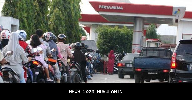 Kapolsek Blambangan Umpu Tertibkan Antrian SPBU Bumi Ratu