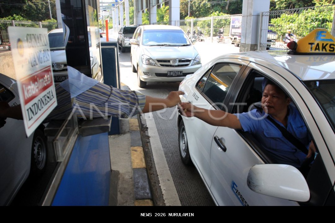 Mobil RI 25 Viral Serobot Antrean Tol, Polisi: Pelat Khusus Pejabat
