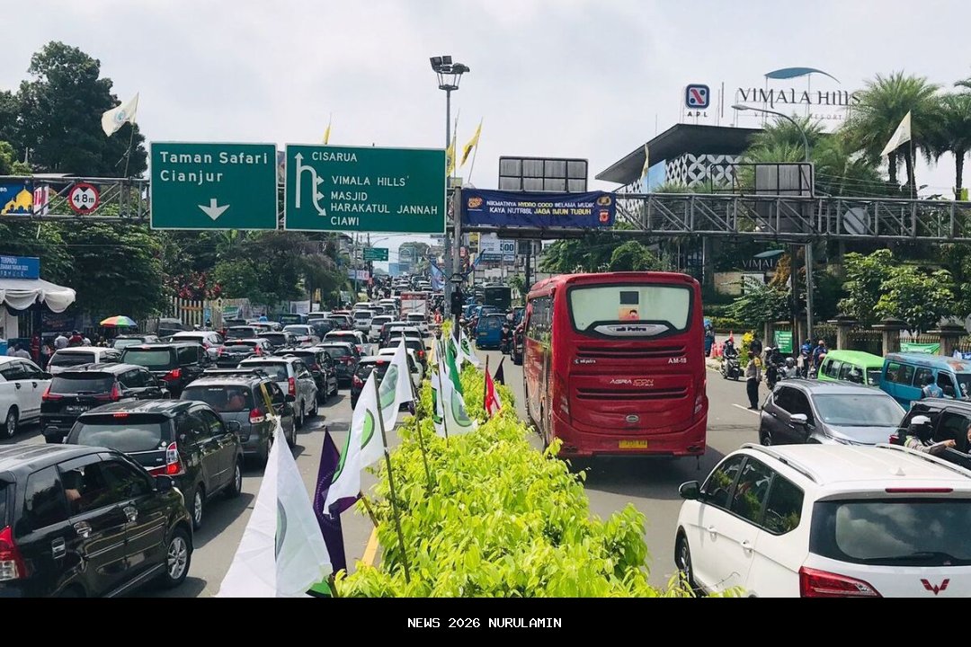 Jalur Puncak Bogor Disesaki 50.000 Kendaraan Selama Nataru 2025