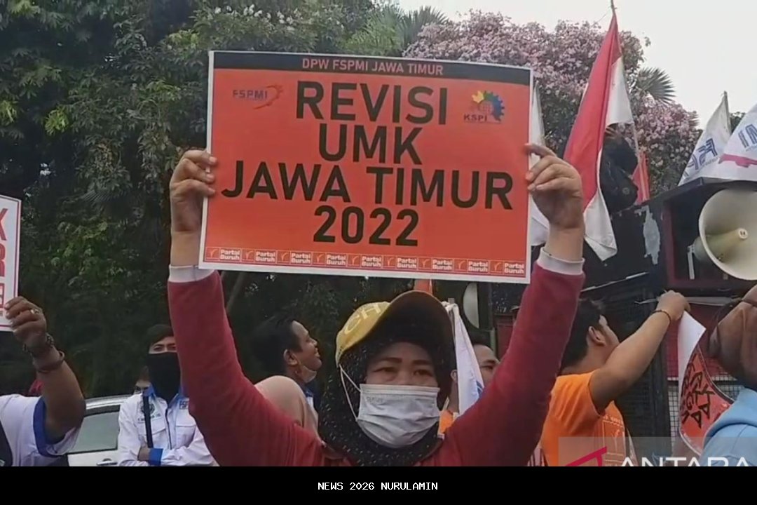 Gubernur Khofifah Naikkan UMK Jatim 6,09 Persen, Surabaya Paling Tinggi!