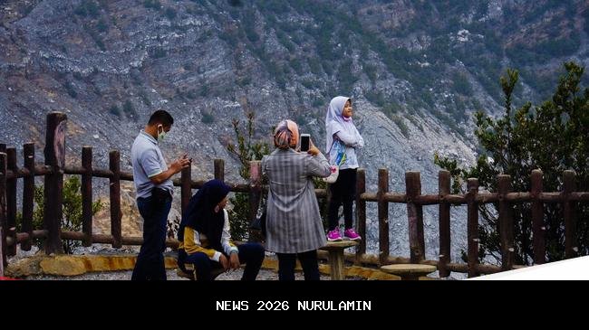Pengunjung Kunjungi Lembang Park Zoo Saat Nataru, Kemenpar Dorong Wisata Berdampak Ekonomi Lokal