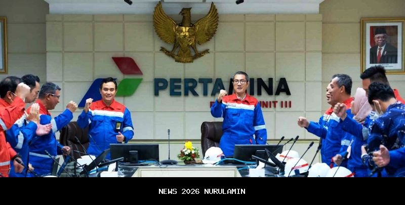 Kepala PT Pertamina Didampingi Menteri Pertahanan Tinjau Kilang Plaju