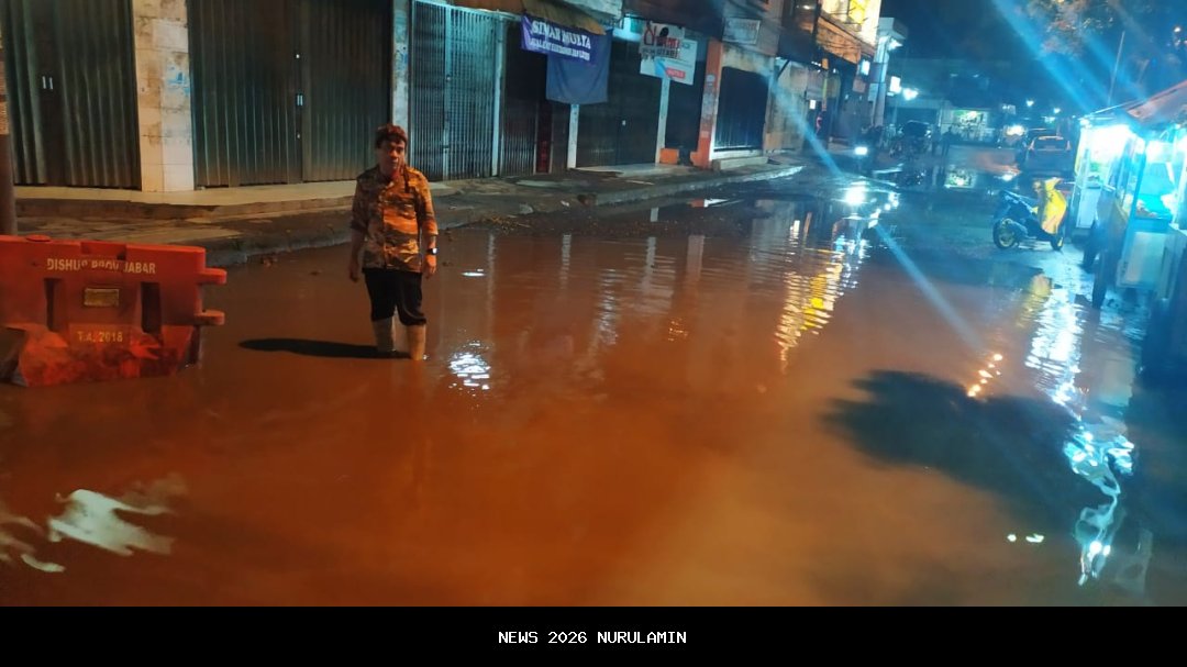 Genangan Air Ganggu Aktivitas Warga di Jalan Pahlawan Banjarmasin