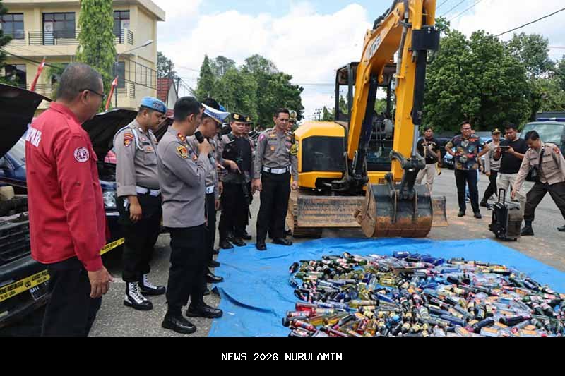 10 Ribu Botol Miras Dihancurkan Polres Bogor Akhir Tahun 2025
