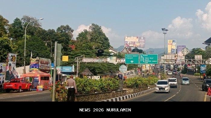 Volume kendaraan di jalur Puncak Bogor diprediksi padat hingga akhir pekan, One Way diterapkan