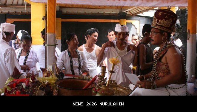 Pura Jagatnatha Suryanata Banjarbaru gelar piodalan, ratusan umat Hindu hadiri persembahyangan