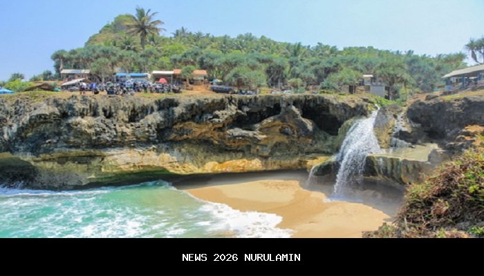 Banyu Tibo, Wisata Ikonik Pacitan yang Harus Dikunjungi pada 2026