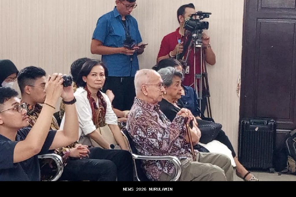 Pengacara tegaskan Nadiem Makarim siap hadiri sidang perdana meski masih dirawat