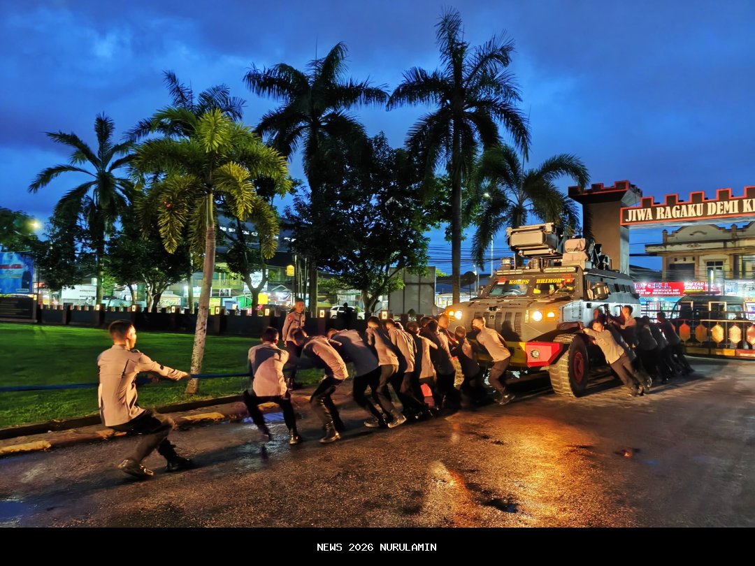 Kapten B Pelopor Pimpin Pembinaan Tradisi Bintara dan Tamtama Lulusan SPN
