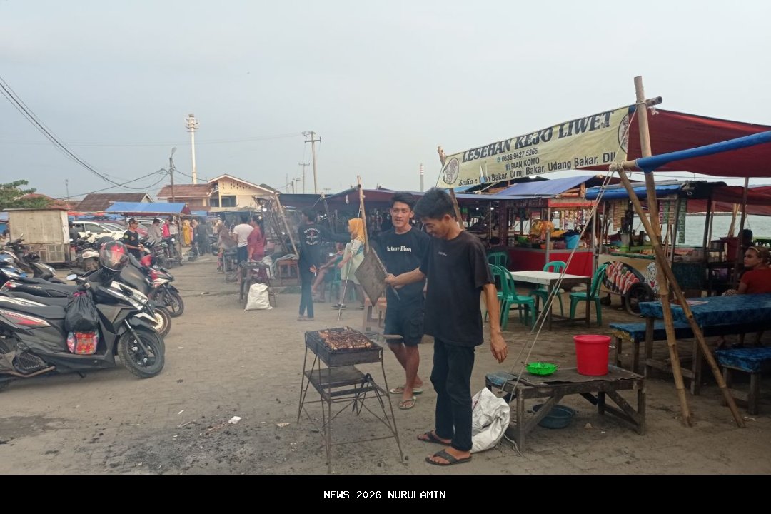 Tradisi Bakar Ikan Bangkitkan Ekonomi Pesisir Gebang di Akhir Tahun