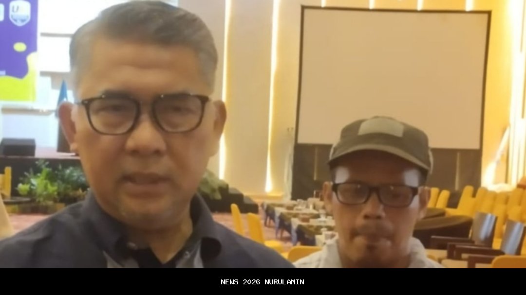 Anggota DPR RI Syarif Fasha Berikan Bantuan PIP di 3 Sekolah Jambi