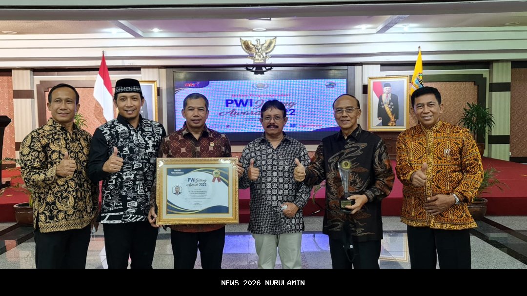 PWI Jateng Beri Penghargaan pada 17 Mitra, Ahmad Munir Ajak Wartawan Sajikan Informasi Berkualitas