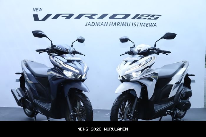 Sama-sama Laku, Karakter Berbeda! Perbandingan Detail Honda Scoopy Fashion vs Vario 125 CBS Terbaru