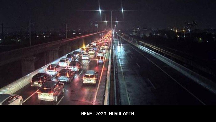 Besok puncak arus balik Nataru, Tol Layang MBZ padat