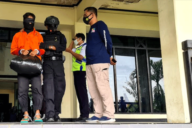 Jaringan televisi NTN24 tampilkan momen kedatangan Nicolás Maduro di AS, dikawal ketat aparat federal
