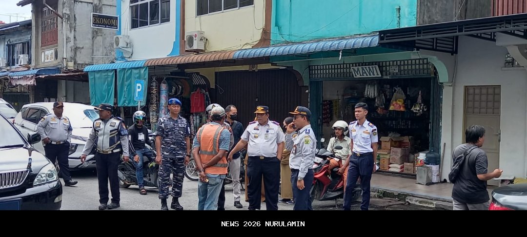 Ratu Dewa Minta Dishub Tertibkan Parkir Ilegal di Palembang