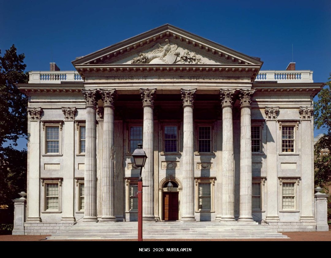 Bank Kalbar Meraih Prestasi Hebat: Rokidi Terpilih sebagai CEO Banker of the Year 2025 Infobank